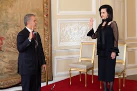 Facebook gives people the power to. Niegan Demanda Contra El Nombramiento De Claudia Blum Como Ministra De Relaciones Exteriores