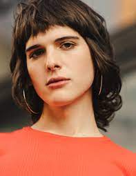 See more ideas about hari nef, fashion, androgynous fashion. Meet Hari Nef The First Trans Woman Signed To Img Worldwide Vogue