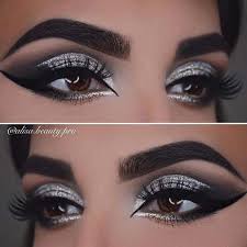 Black And Silver Eye Makeup 23 Stunning Makeup Ideas For Fall And Winter Page 2 Of 2 Stayglam Black And Silver Eye Makeup Silver Eye Makeup Silver Makeup