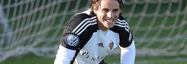 Yann sommer net worth, salary, cars & houses yann sommer is a professional football player who currently playing for borussia mönchengladbach as goalkepper. 14 Yann Sommer Ideen Yann Sommer Sommer Bundesliga