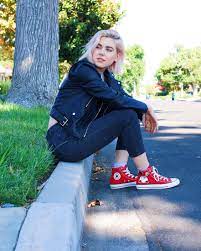 Converse Chuck Taylor All Star Hi Sneaker Red Kids Street Style All Star Outfit Fashion Blogger Poses