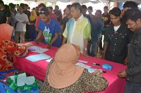 Click here to see more. T E G A N U K I Ta 2 611 Belia Di Dun Kijal Terima Wang Dana Bakti Remaja