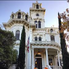 Historical Homes Of America On Instagram Governors Mansion Built In 1877 In Sacramento Ca Photo By Lovemy Mansions Victorian Homes Historical Architecture