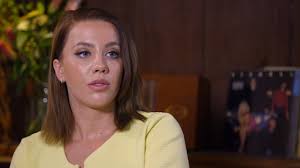 Amanda komt er op brute wijze achter hoe gevaarlijk social media kunnen  zijn in Zeeman Confronteert