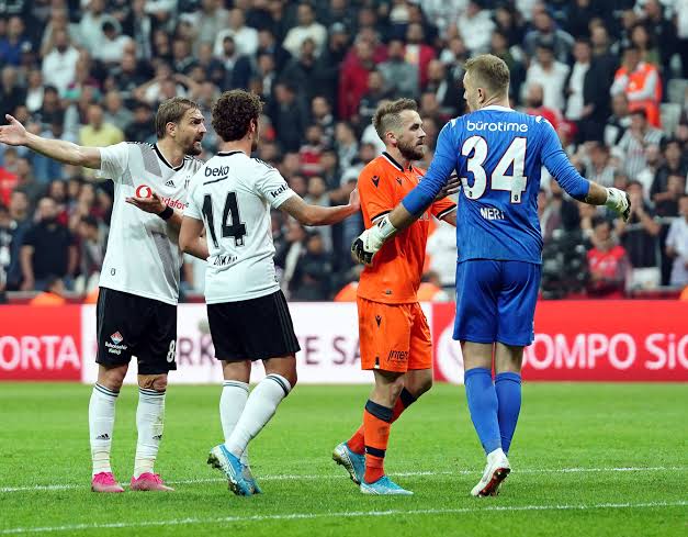 SÃ¼per Lig'in 5. haftasÄ±nda BeÅiktaÅ, evinde Medipol BaÅakÅehir'i konuk etti. MÃ¼cadele 1-1'lik eÅitlikle tamamlandÄ±. ile ilgili gÃ¶rsel sonucu
