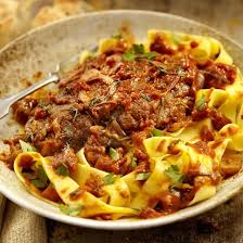 Recette De Osso Bucco Classique A La Mijoteuse Coup De Pouce Italian Beef Stew Osso Bucco Recipe Pork Osso Bucco Recipe