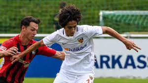 Emre fue con el kayserispor, su club, el goleador más joven de la superliga de turquía al marcar con 15. Emre Demir Spielerprofil 21 22 Transfermarkt