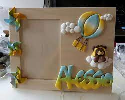 Cornice In Legno 20x25 Decorata A Mano In Fimo Senza Uso Di Stampi Pilota Orsetto Creazioni In Argilla Creazioni Con Pasta Modellabile Cornici Fatte A Mano