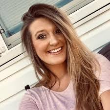 Hannah Nelson's Instagram, Twitter & Facebook