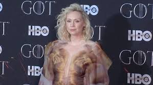 Gwendoline christie's game of thrones season 8 premiere look is a flex for tall women everywhere. Video Gwendoline Christie Glows At Game Of Thrones Season 8 Premiere Daily Mail Online