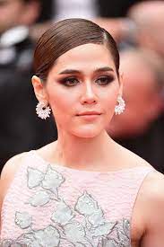 ชมพ อารยา บนพรหมแดงเทศกาลหน งเม องคานส ว นท 3 ทรงผมเกล า ผม ความงาม ช ดออกงานพรมแดง