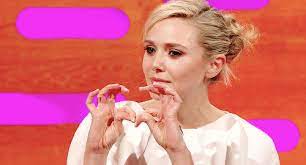 Elizabeth olsen's boyfriend is now her roommate. Lizzie Olsen S Extra Bendy Thumbs Gif Gfycat