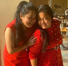 Bharti singh sister pinky singh look exactly the same! From Divyanka Tripathi To Bharti Singh Celebrities Who Look Like Their Siblings