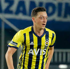 Mesutozil streams live on twitch! Mesut Ozil Welt