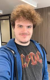 Hi, do you happen to know of any rooms for rent here in Andrews? I need one  for tomorrow, please.