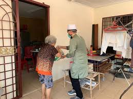 Bersempena bulan puasa yang mulia ini, jom kita terapkan 21 pesanan bermakna atau 'quotes' popular yang sering diungkapkan ustaz ebit lew dalam siri ceramahnya. Charitable Ustaz Donates Essential Food Items To Elderly Chinese Uncles Aunties During Mco World Of Buzz