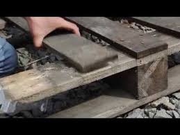 Bardage En Palettes Comment Realiser Un Mur En Palettes Youtube Mur Palettes Mobilier De Salon Idees De Meubles