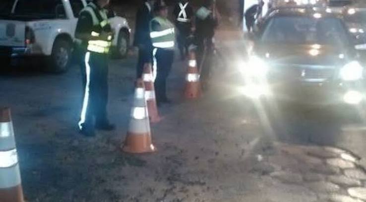 Diario HOY | Niegan que joven haya atropellado barrera policial
