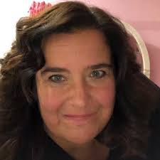 Ellen Slattery's Instagram, Twitter & Facebook