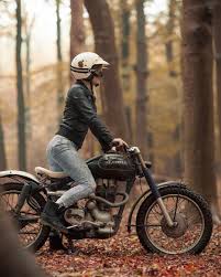 Top 10 Motorcycles For Women By The Numbers Classic Motorcycles Motorcycle Women Cafe Racer Motorcycle