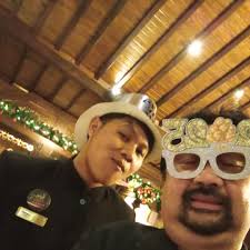 Alhamdulilah trmksh ya allah atas karuniamu trmksh aku dan temen2 anak2 di  kasihh sehat reizki yg barokah pekerjaan yg sesuai keinginankuh perkumpul  dgn temen2 sepekerjaan di @plataran.dharmawangsa dan reunian kumpul2 dgn  geng