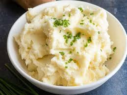 An equal serving of potatoes and gravy preparation contains 12 grams of fat content of which 10 grams is saturated fat content. Mashed Potatoes Nutrition Facts Eat This Much