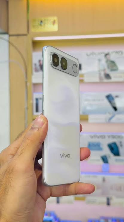 VIVO V80 Lite 5G review: 7050mAh battery, 44W charging, 90FPS PUBG