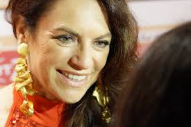 Sinds 2007 zet christine neubauer zich in voor de liefdadigheidsinstelling save the children. Christine Neubauer Will In Diesem Jahr Ihren Partner Jose Campos Heiraten Nurnberger Blatt