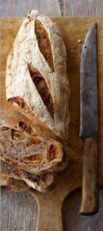 In Puglia Bakken We Vijgenbrood Met Walnoten En Steranijs Uit Het Boek Hoe Bak Ik Brood Van Emmanuel Hadjiandreou Voedsel Ideeen Eten En Drinken Gevuld Brood