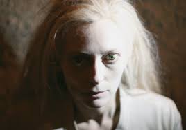 Tilda Swinton Shows Her Creepy Side In Vamp Tale 'Only Lovers Left Alive' -  Bloody Disgusting
