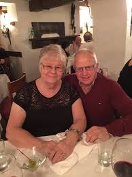 De 5 h 30 à 10 h, terry dimonte n'a cessé de saluer les innombrables artistes, collaborateurs et amis qui ont croisé sa route. Terry Dimonte On Twitter Happppppy Anniversary To My Ma And Dad 62 Years Today Cornwall55