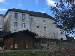 Valeilles Village Pittoresque Du Quercy Batisse En Pierre Cheminee Gites Jardin Terrasses Agence Terrasse Et Immobilier