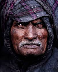 Meet Adeel Chishti, a Pakistan professional photographer, that goes around  taking beautiful pictures of everyone and anyone he sees