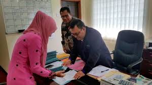 Bila no giliran dah di panggil, serahkan kad pengenalan dengan. Gadis Bersisik Dibenar Mohon Lesen Memandu Tanpa Biometrik