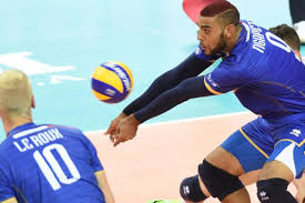 Le classement est basé sur les places des équipes des joueurs dans les compétitions et les prix individuels remportés par les joueurs. Poste De Libero En Volleyball Un Maillot Different Pour Ce Joueur Cle 21 Volleyball