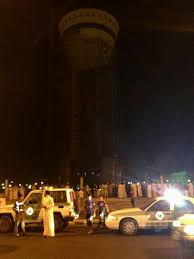 أخبار 24 بالصور إنقاذ شاب من الانتحار بعد أن صعد برج مياه تبوك