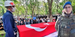 Konya'nın merkez meram ilçesinde çelebi hüsamettin anadolu i̇mam hatip lisesi'nde şehit polis memuru adem oğuz adına yaptırılan kütüphanenin açılışı gerçekleştirildi. Sehit Haberleri Memleket