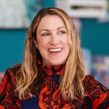 Bernadette Lambert (@read2bfreeB)