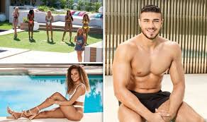The seventh series of love island is set to begin on monday june 28 as the dating show returns after a year off due to the coronavirus pandemic. Love Island 2019 Start Time What Time Does Love Island Start Tonight Tv Radio Showbiz Tv Express Co Uk