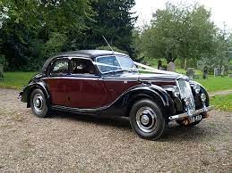 1952 Black And Burgundy Riley 2 5 Saloon Premiere Voiture Voitures Classiques Vielle Voiture