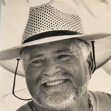 Can men wear shorts and a button shirt in dining rooms?