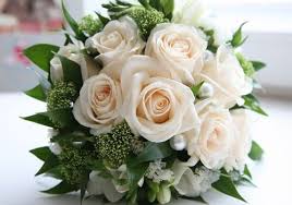 Brautstrauss Biedermeier Brautstrauss Rosenstrauss Brautstrauss Goldene Hochzeit Deko
