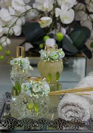 Kit Lavabo Luxo Vidro Verde Sabonete Difusor E Bandeja No Elo7 Atelie Criativa Art Decor Ac626a Decoracao De Frascos Difusor Decoracao Com Garrafas