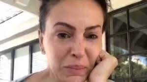 Alyssa milano (born december 19, 1972 in brooklyn, new york) portrayed phoebe halliwell throughout the entire television series, except in the unaired season 1 premiere. Alyssa Milano Slammed For Race Baiting Video Poptopic