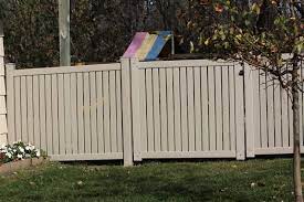Today, your choices are much wider, with composite and vinyl fencing now part of the range. Pvc Vinyl Vs Trex Composite Fencing Midwest Fence