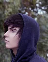 Emo kids have their friends cut their hair, or they cut it themselves. Create Meme Emo Male The Guy With The Black Hair And Blue Eyes Pictures Meme Arsenal Com