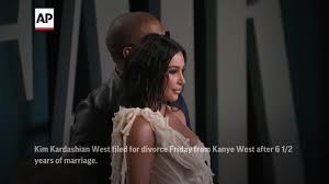 Of course, she was was on drugs and still a teen during her first wedding, and her second. Ynsw Jsdt0oosm