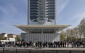 São paulo is the largest city in brazil, with a city population of about 12 million and almost 22 million in its metropolitan region. Hauptsitz Der Intesa Sanpaolo Bank In Turin Glas Buro Verwaltung Baunetz Wissen