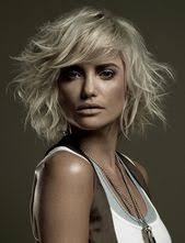 70 Best Variations Of A Medium Shag Haircut For Your Distinctive Style En 2020 Coiffures Coupes De Cheveux Coiffures Cheveux Courts Et Coiffure
