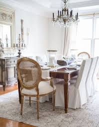 And of course, one of the defining traits of the french country style is the beautifully simple farmhouse dining tables. 37 Charming French Country Dining Rooms